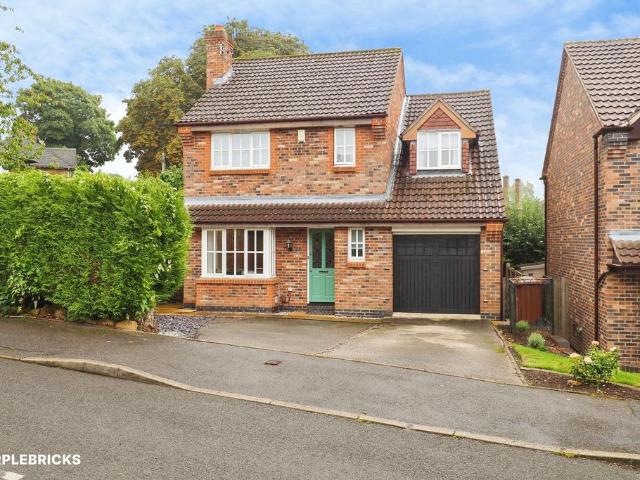4 bedroom detached house for sale