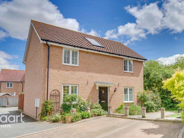 4 bedroom detached house for sale