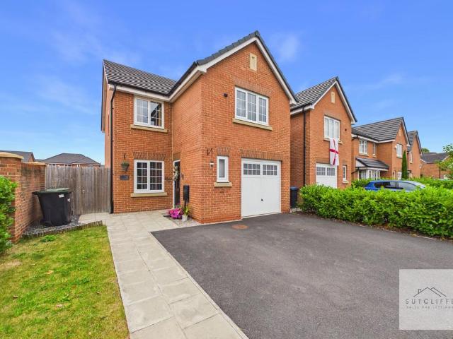 4 bedroom detached house for sale