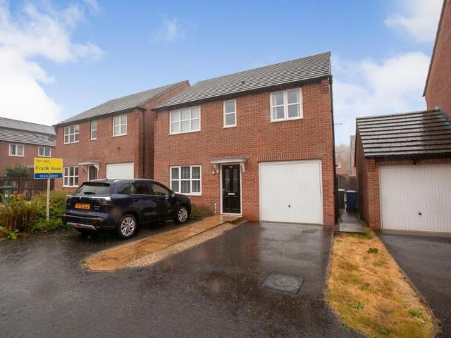 4 bedroom detached house for sale