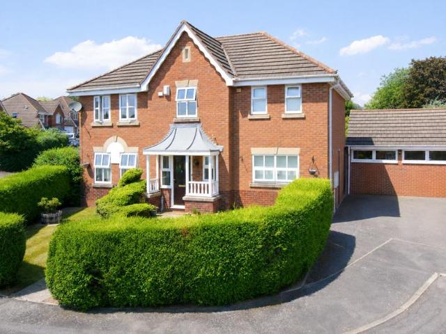 4 bedroom detached house for sale