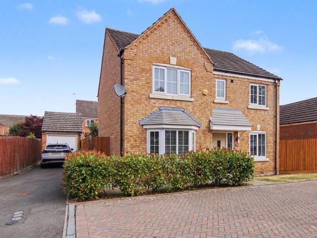 4 bedroom detached house for sale