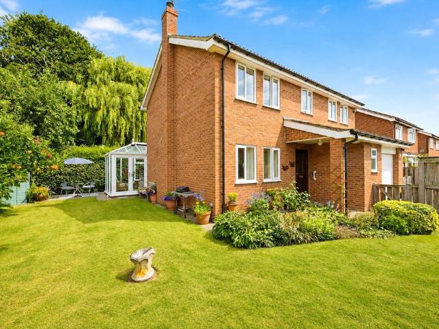 4 bedroom detached house for sale