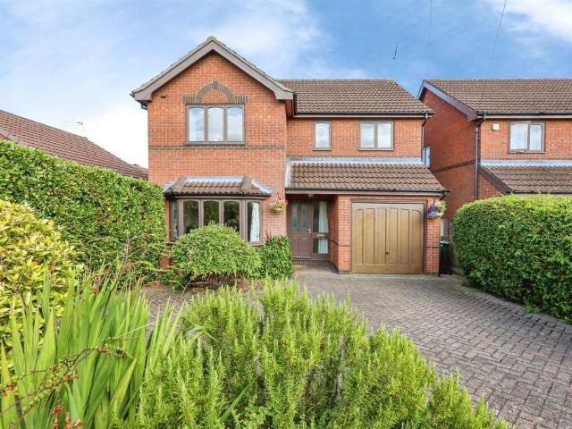 4 bedroom detached house for sale