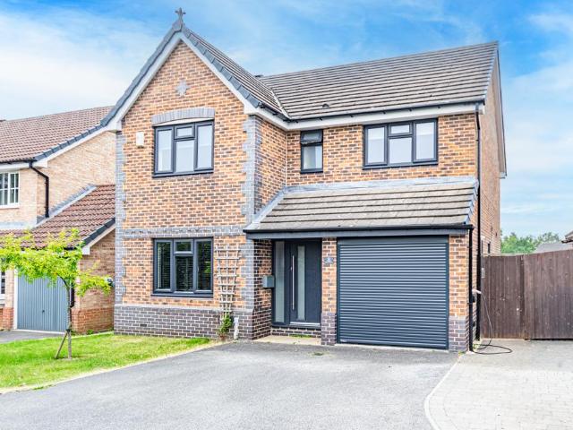 4 bedroom detached house for sale