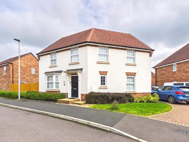 4 bedroom detached house for sale