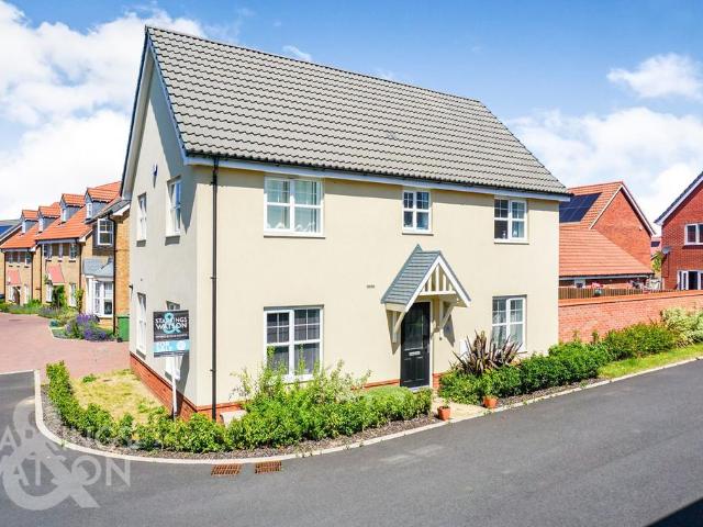 4 bedroom detached house for sale