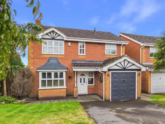 4 bedroom detached house for sale