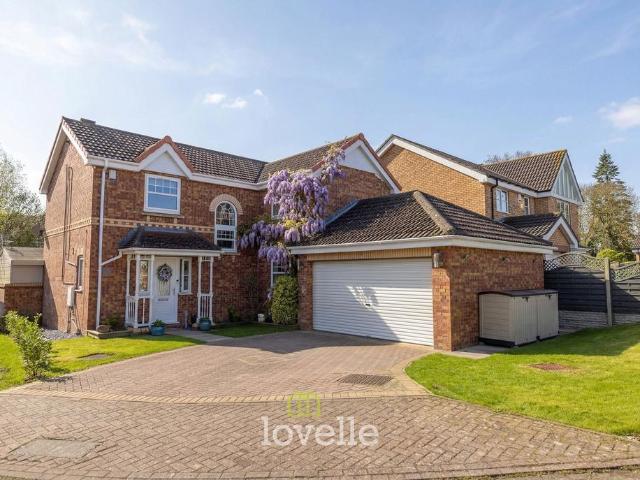 4 bedroom detached house for sale