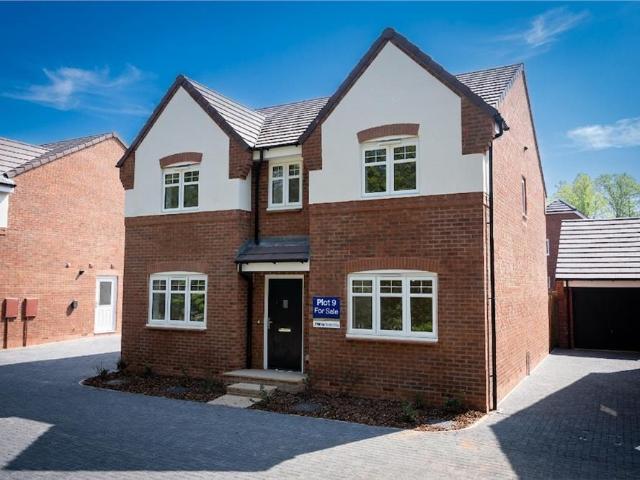 4 bedroom detached house for sale