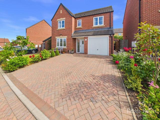 4 bedroom detached house for sale