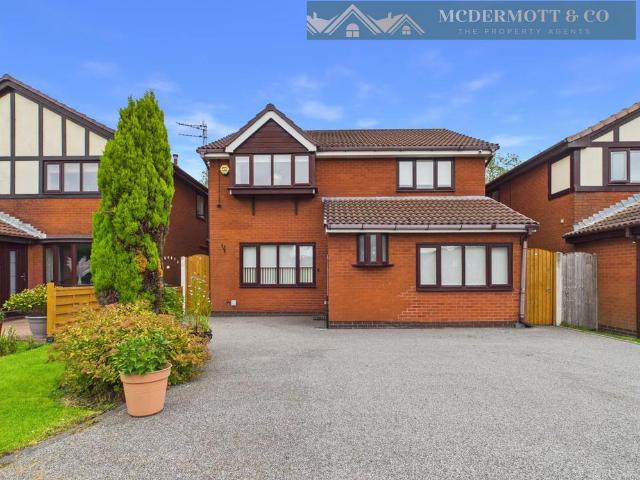 4 bedroom detached house for sale