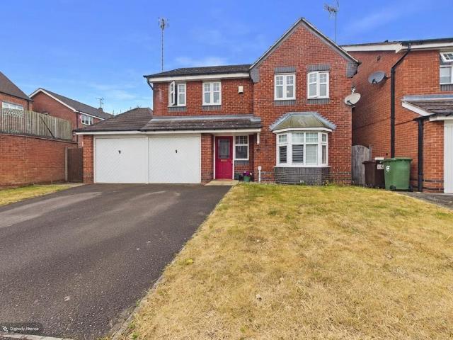 4 bedroom detached house for sale