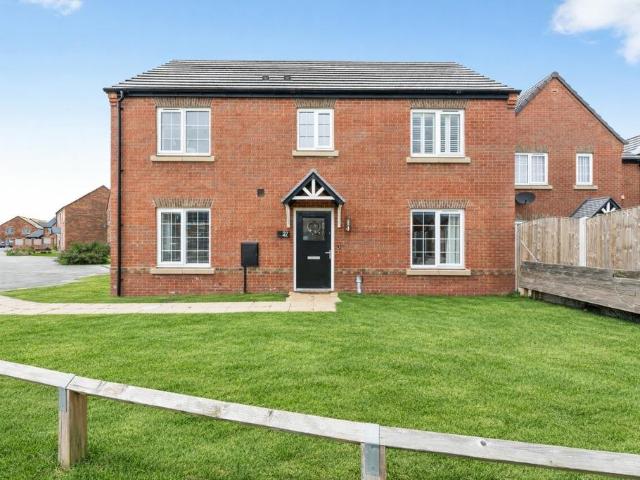 4 bedroom detached house for sale