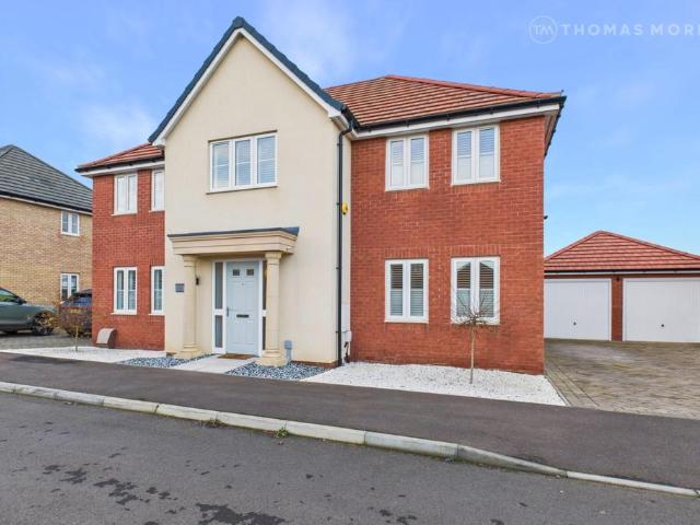 4 bedroom detached house for sale