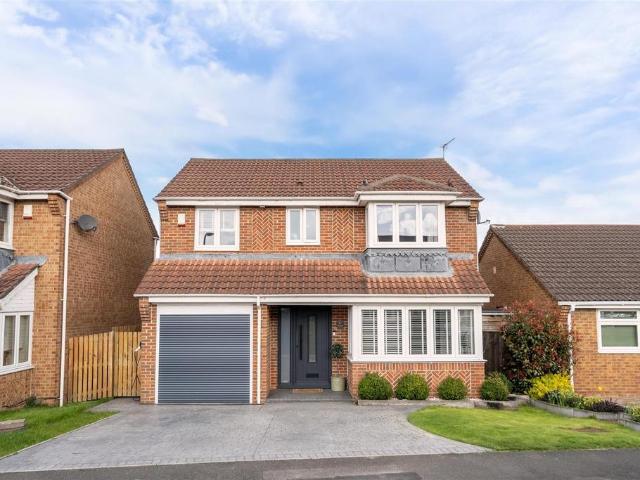 4 bedroom detached house for sale