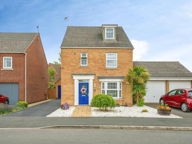 4 bedroom detached house for sale