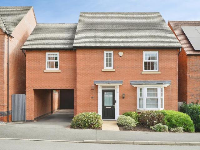 4 bedroom detached house for sale