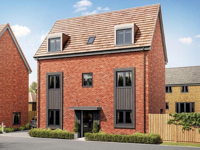 4 bedroom detached house for sale
