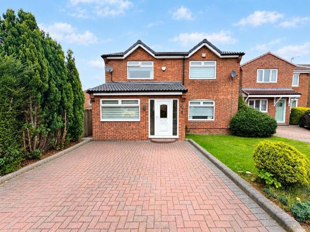 4 bedroom detached house for sale