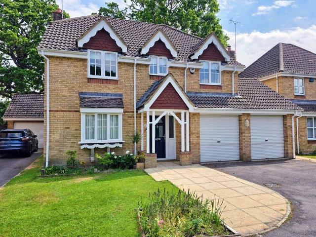 4 bedroom detached house for sale