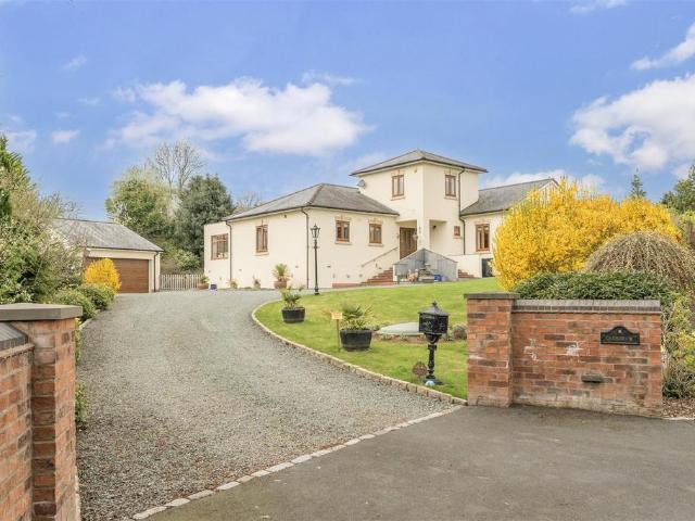 4 bedroom detached house for sale