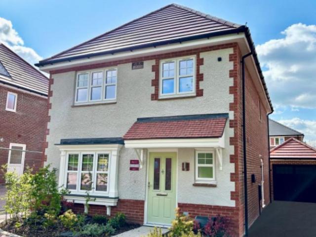 4 bedroom detached house for sale