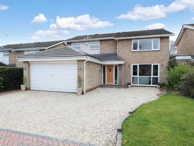 4 bedroom detached house for sale