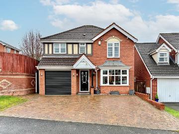 4 bedroom detached house for sale
