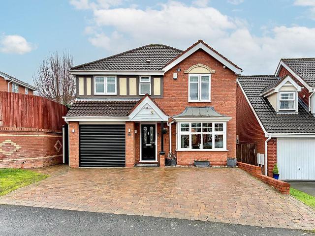 4 bedroom detached house for sale