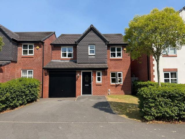 4 bedroom detached house for sale