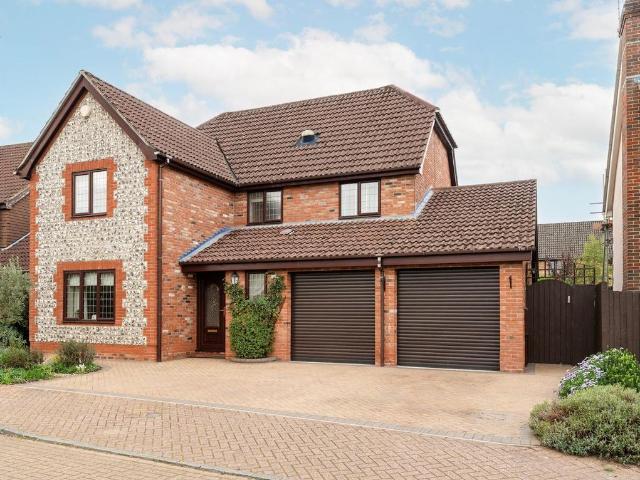 4 bedroom detached house for sale