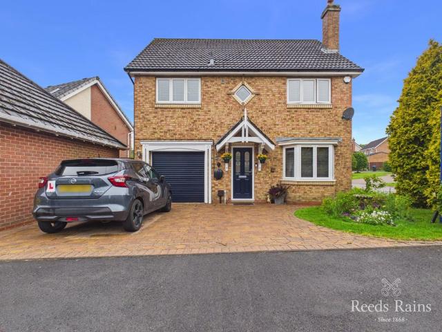 4 bedroom detached house for sale