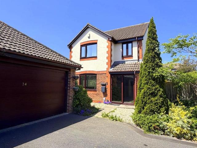 4 bedroom detached house for sale