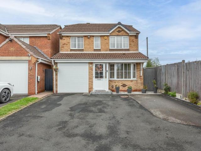 4 bedroom detached house for sale