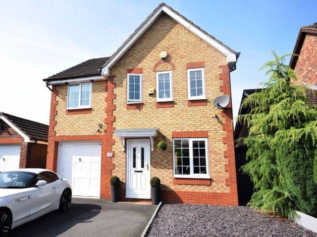 4 bedroom detached house for sale
