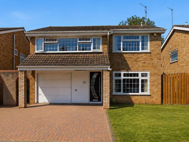 4 bedroom detached house for sale