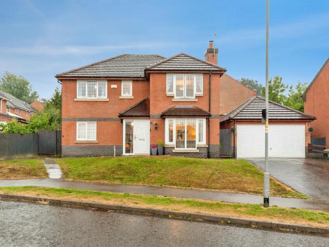 4 bedroom detached house for sale