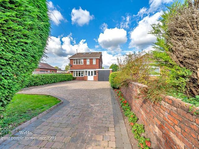 4 bedroom detached house for sale
