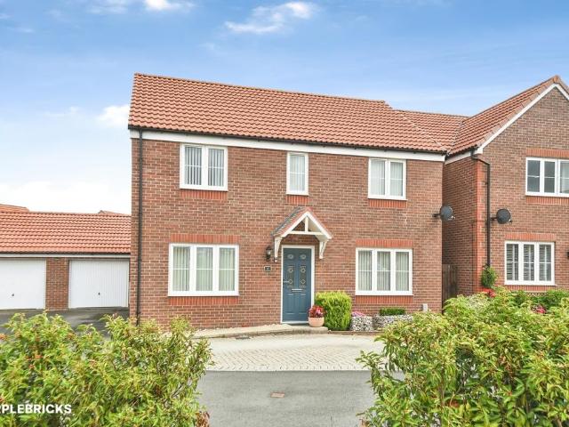 4 bedroom detached house for sale