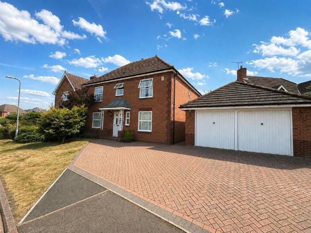 4 bedroom detached house for sale