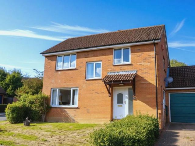 4 bedroom detached house for sale