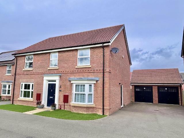 4 bedroom detached house for sale