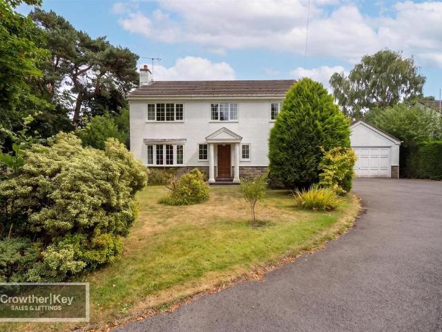 4 bedroom detached house for sale