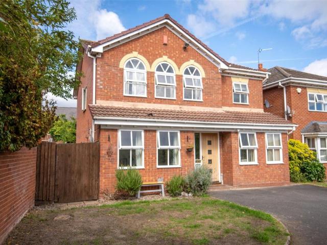 4 bedroom detached house for sale