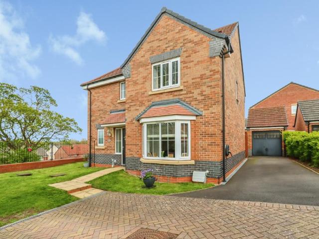 4 bedroom detached house for sale