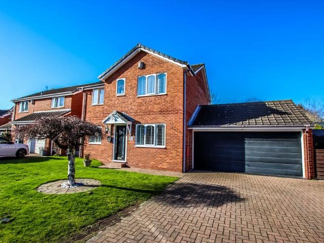 4 bedroom detached house for sale