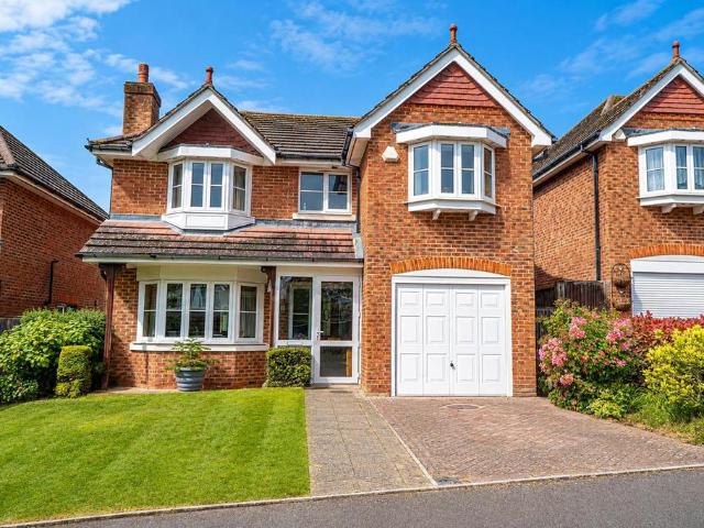 4 bedroom detached house for sale