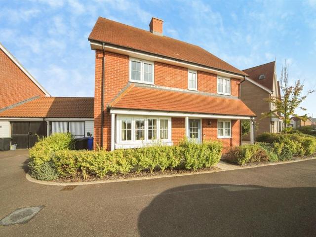 4 bedroom detached house for sale