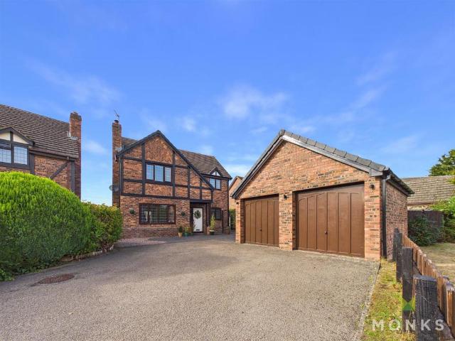 4 bedroom detached house for sale